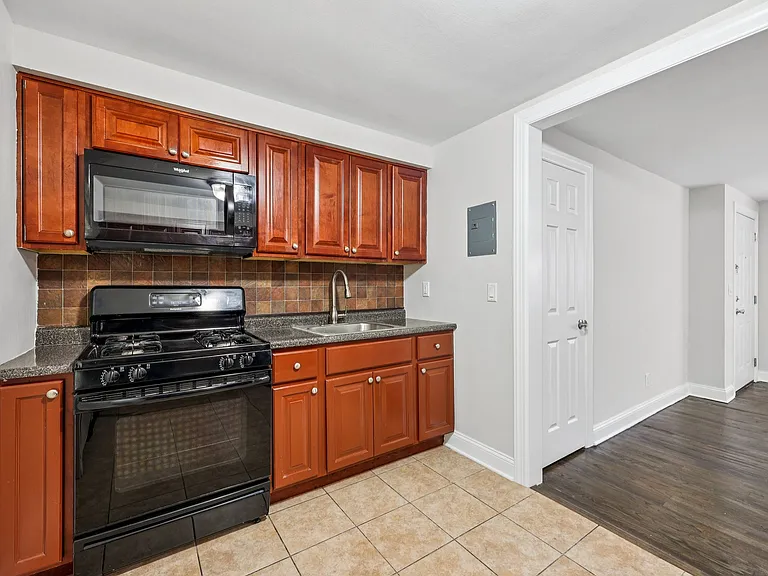 Eagle Rock Apartments — Photo 32