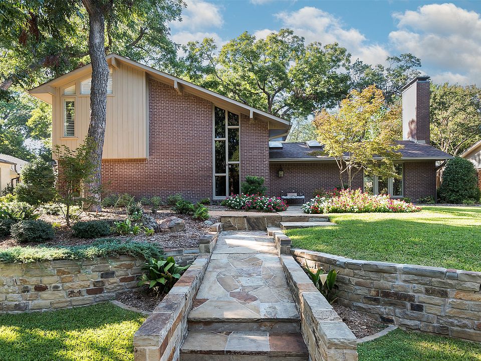 1st image of 2413 W Prairie Creek Dr