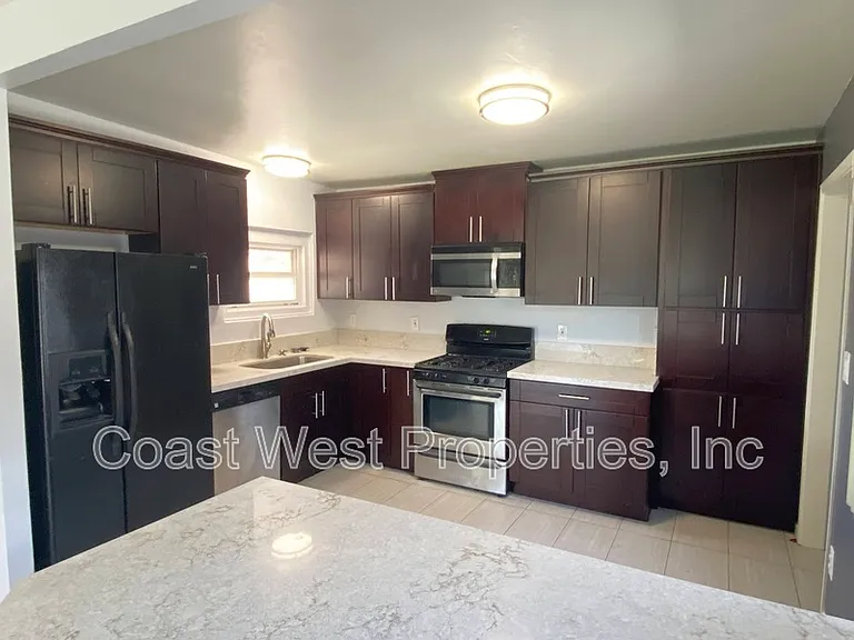 9161 Huntington Ave — Photo 3