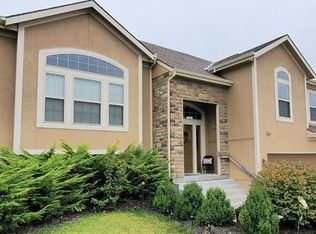 1313 Summit Ln, Lansing, KS 66043