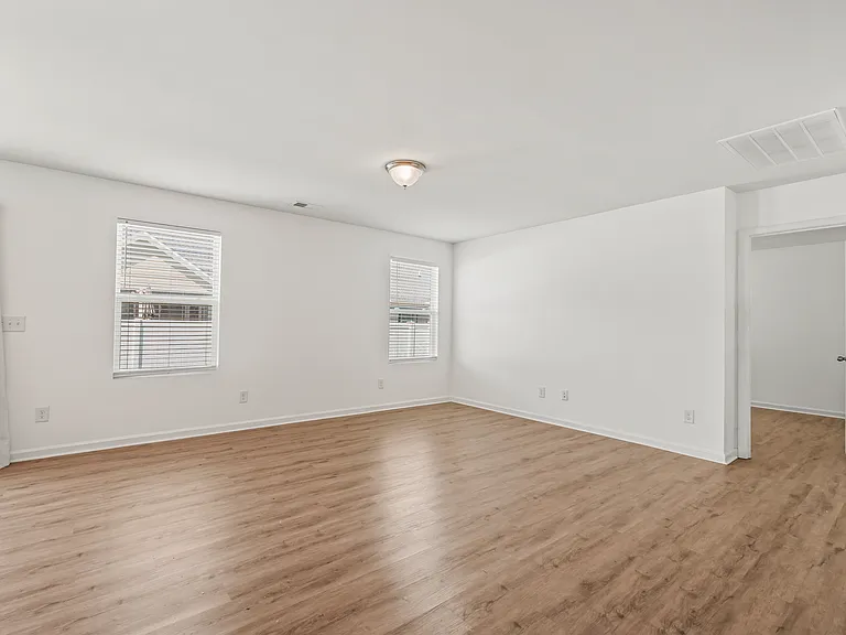 1789 Sapphire Dr — Photo 28