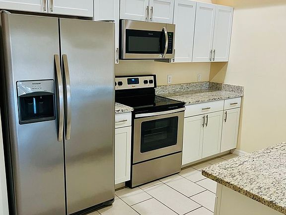 2nd image of 1213 NE 8th Pl