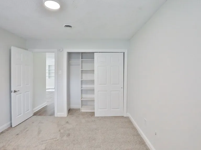 Spring Valley Apartments — Photo 10