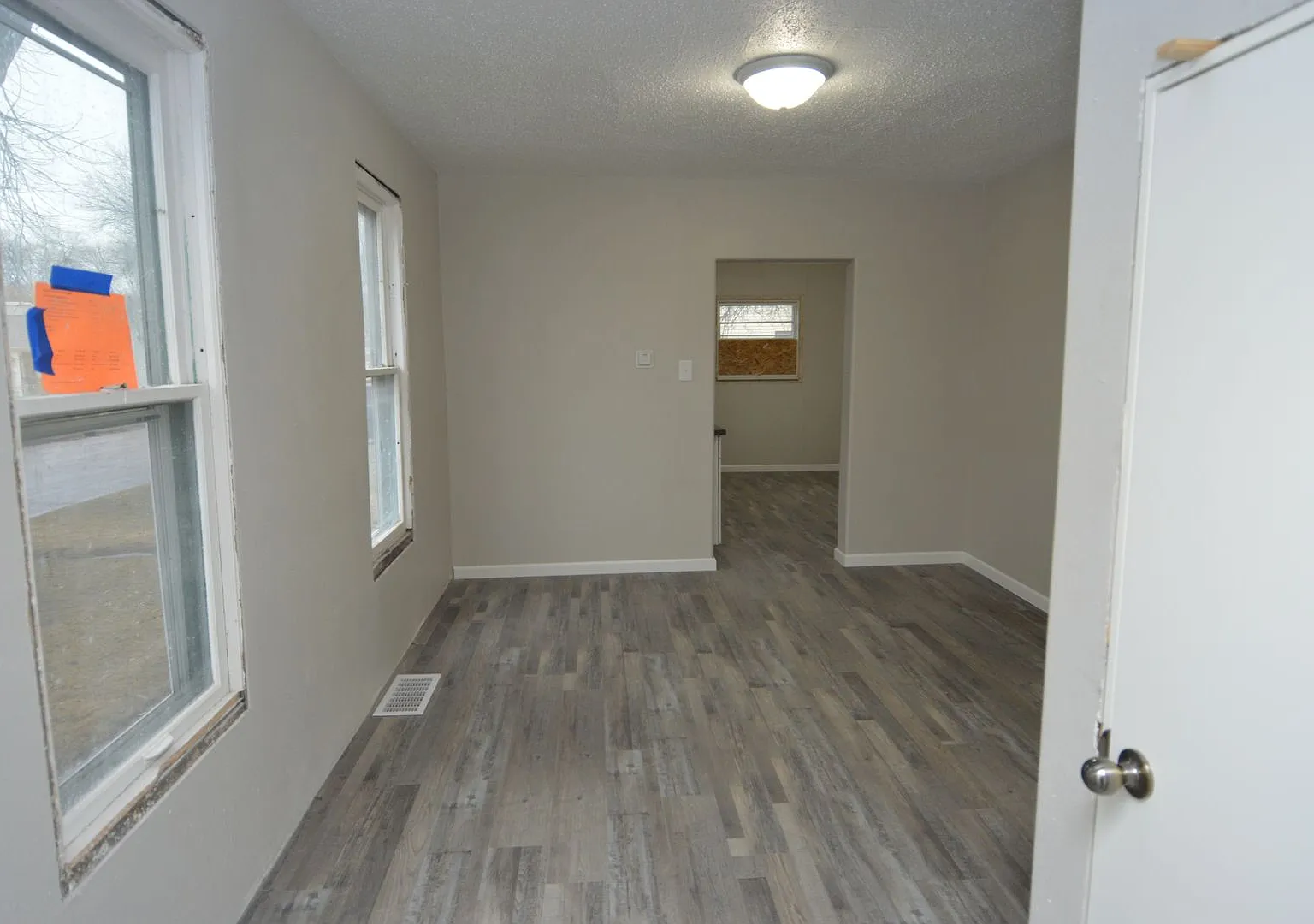 Fully remodeled 3 bedroom 2 bath near downtown and Greenway! — Photo 3