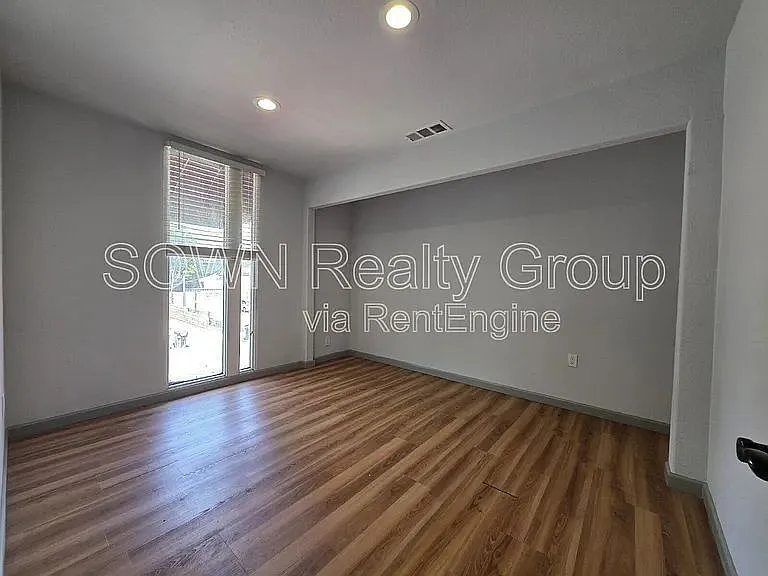 412 E William St #6 — Photo 3