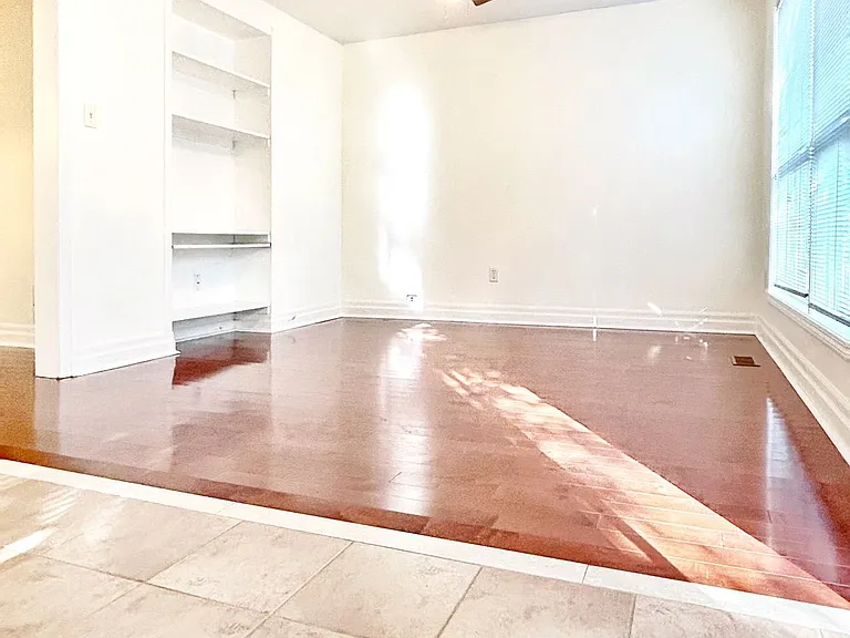 2594 Dashwood Dr — Photo 6
