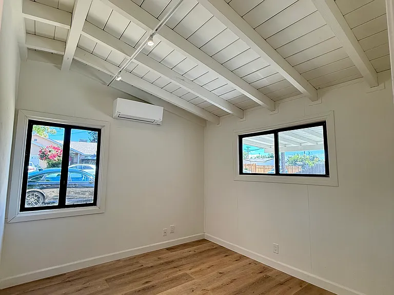 1841 Mayette Ave — Photo 5