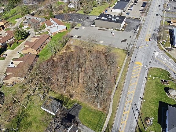 3rd image of Broadview Rd