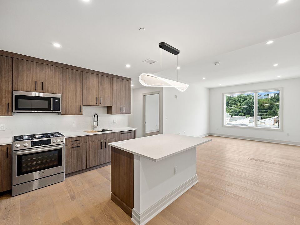 1st image of 921 Madison St #508