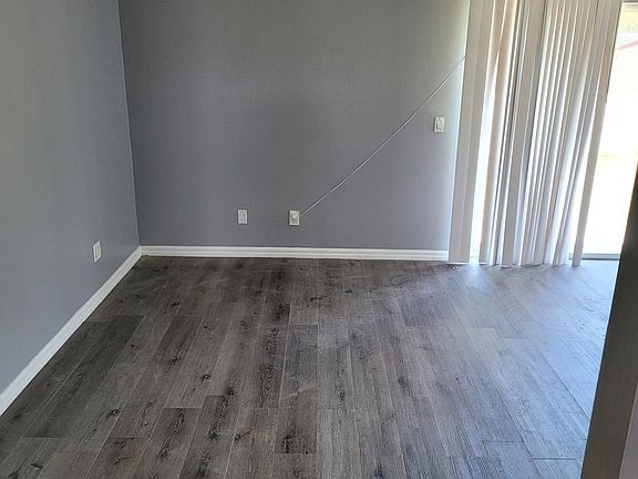 4th image of 4815 Leonard Blvd S
