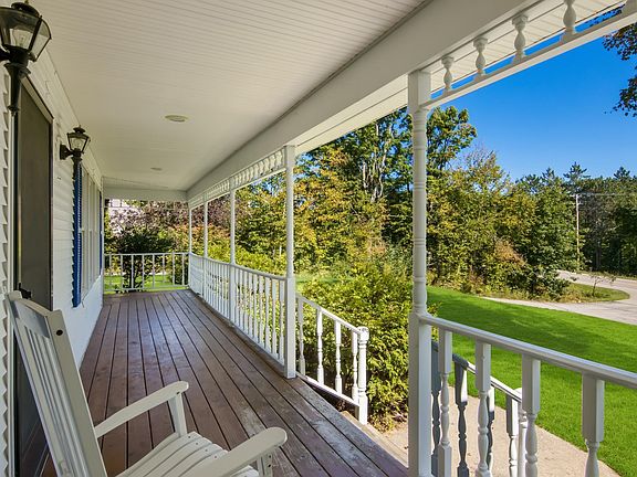 3rd image of 2520 Krys Rd