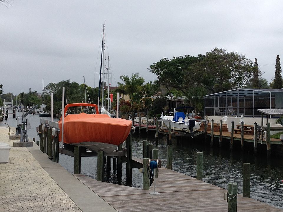 2nd image of 2608 Bay Dr