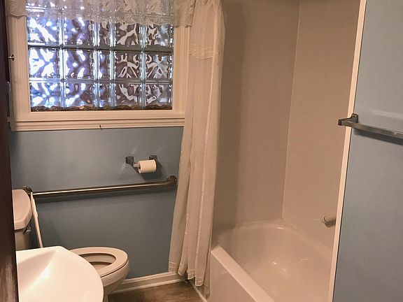 5th image of 3843 Fairfield Ave