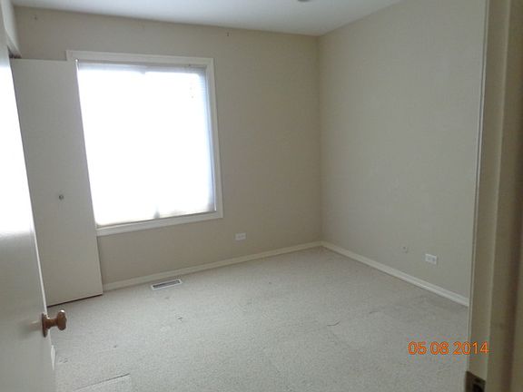 5th image of 472 Kennedy Pl