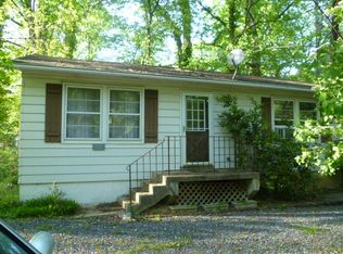 9545 Persimmon Tree Rd, Potomac, MD 20854