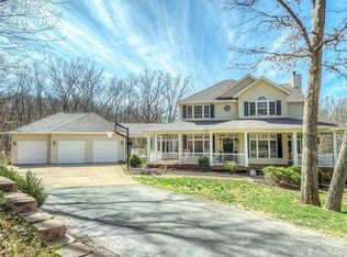 124 Crescent Bluff Dr, Eureka, MO 63025