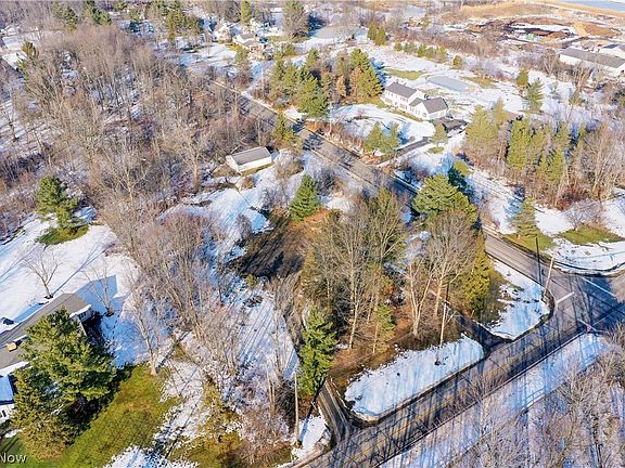 4th image of 7959 Battles Rd