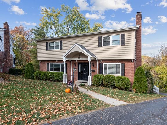 2nd image of 6895 Meadowdale Cir