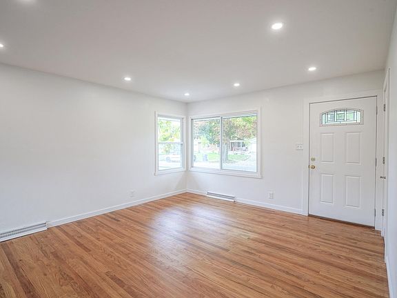 5th image of 7831 E 52nd St