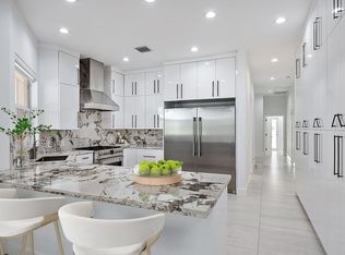 8734 Lakes Blvd, West Palm Beach, FL 33412