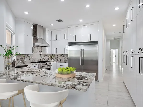 8734 Lakes Boulevard, West Palm Beach, FL 33412
