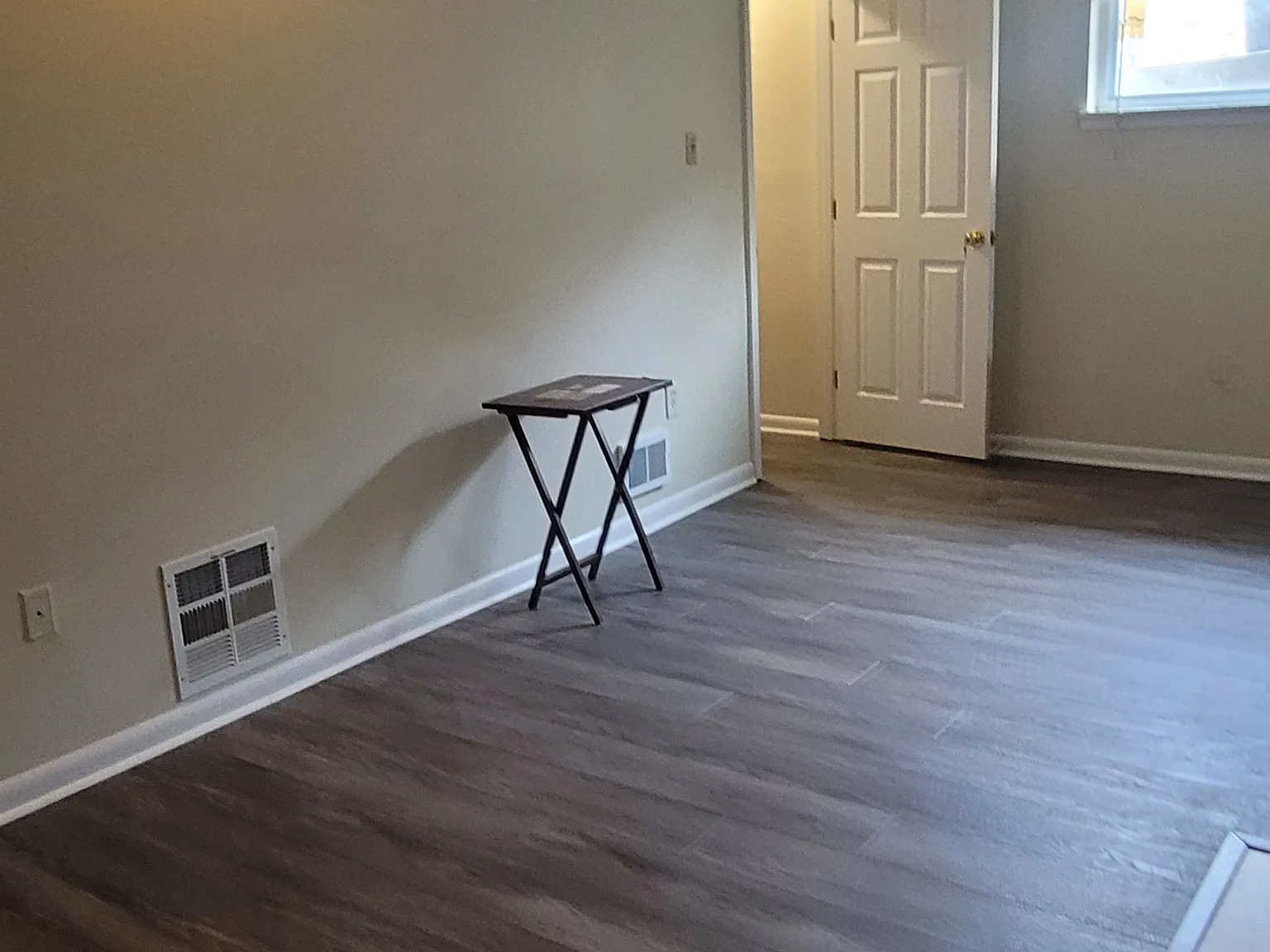 3 bed, 960 sqft, $2,600 — Photo 3