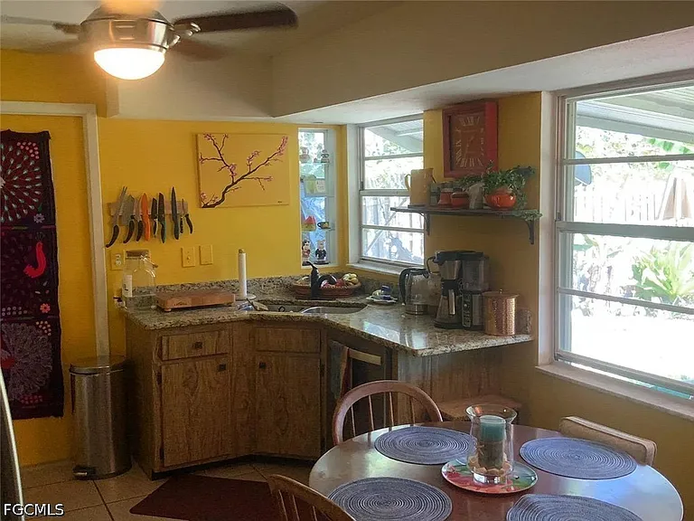 9310 Carolina St — Photo 17