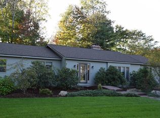 12 Clifford Ln, Longmeadow, MA 01106