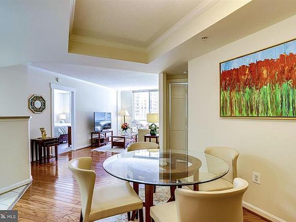 4th image of 3835 9th St #304W