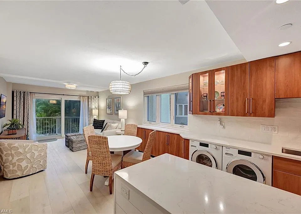 1300 Gulf Shore Blvd N #210