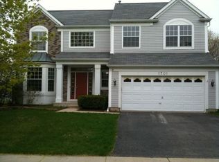 1701 Belle Haven Dr, Grayslake, IL 60030