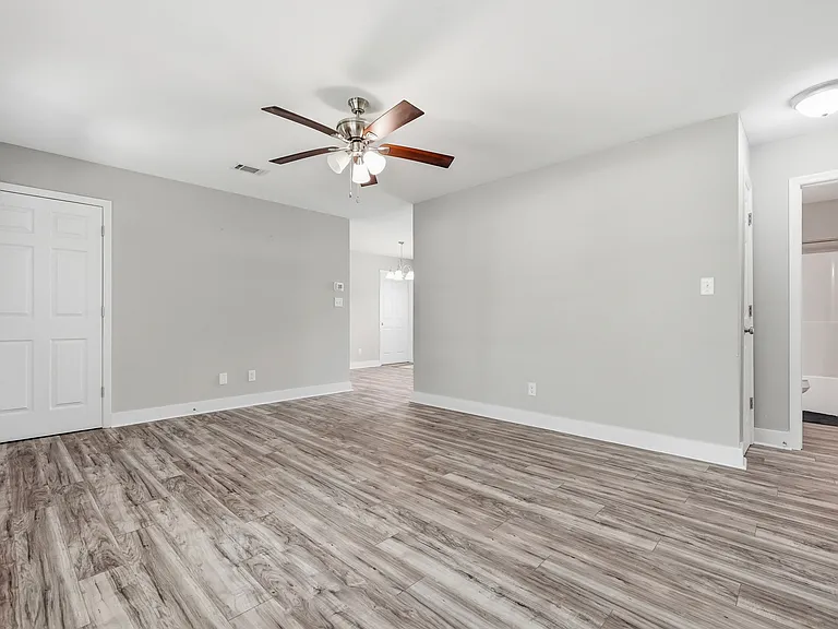 254 E Iris Ln — Photo 7
