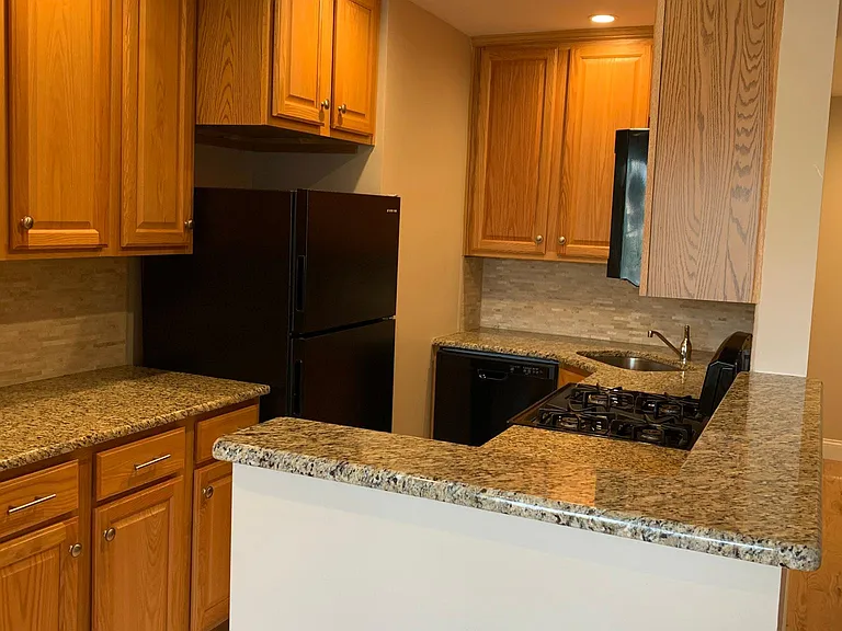 Heritage House Apartments — Photo 76