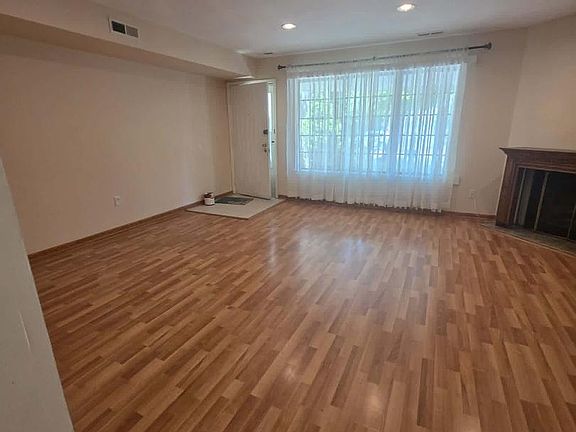 3rd image of 1102 Stewart Pl