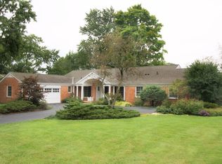 730 S Country Dr, Barrington, IL