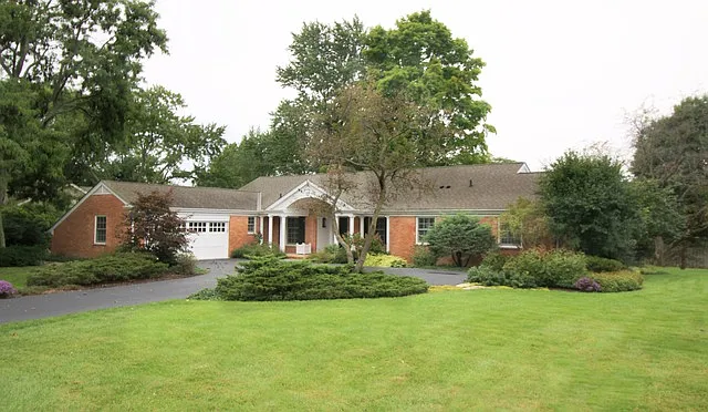 730 S Country Dr photo 1