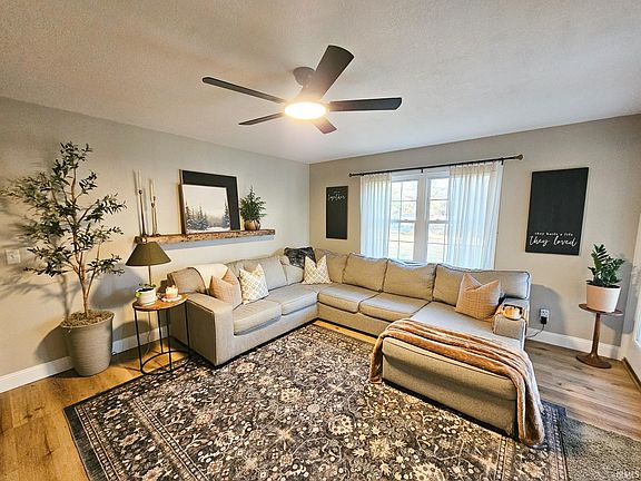 2nd image of 5582 S Wildwood Ln