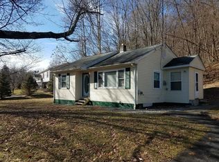 54 Pine Ridge Dr, Hopewell Junction, NY 12533