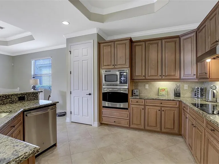 9530 Piacere Way — Photo 15