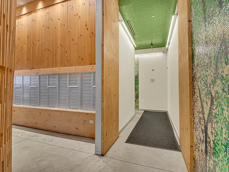 430 Albee Sq #4E — Photo 6
