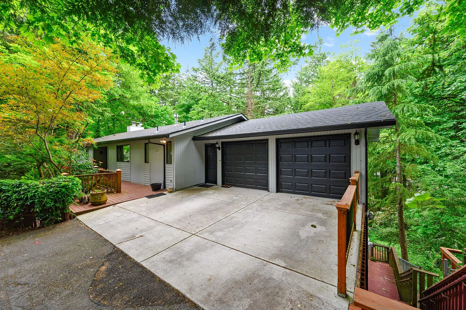 1401 SW Highland Rd photo 1