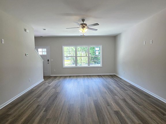 5th image of 104 Creekside Cottage Ct
