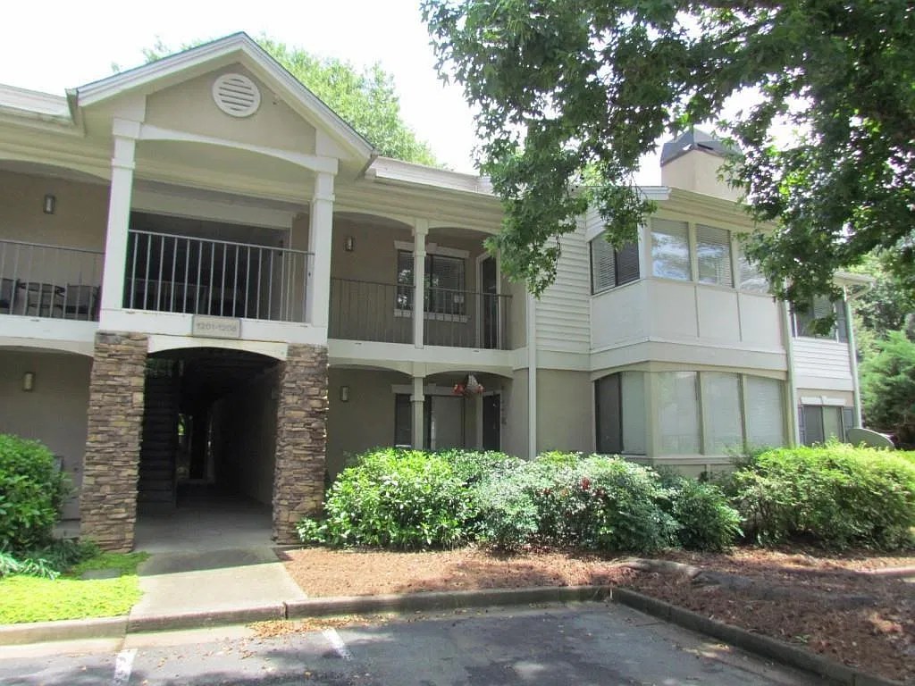 2 bed, 2.0 bath, 1142 sqft, $1,800 — Photo 2