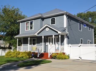 1119 Jackson Ave, Lindenhurst, NY 11757