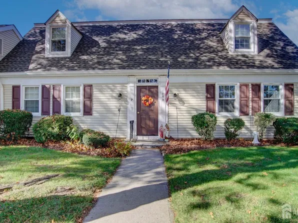 108 Hanover Ln #P, Monroe Township, NJ 08831