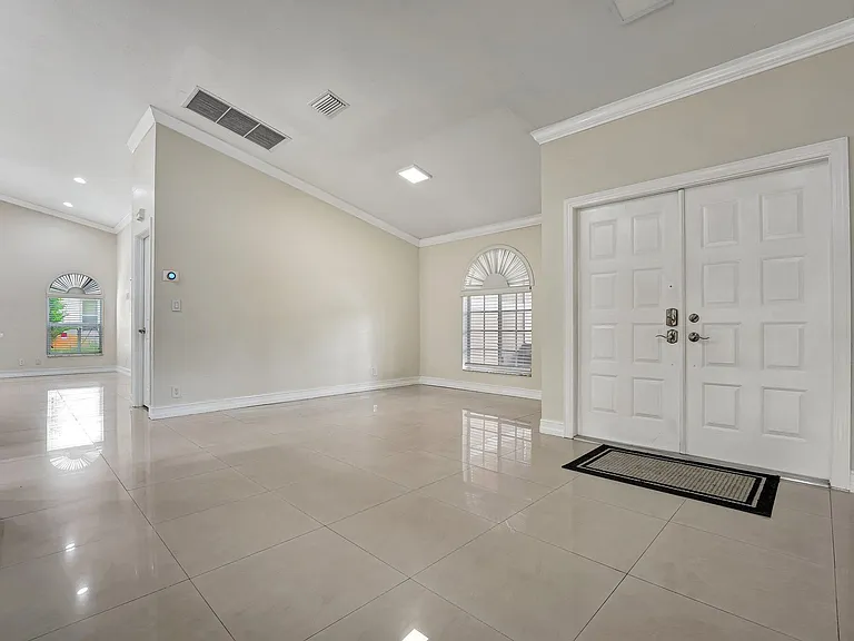 10080 NW 53rd Ct — Photo 5