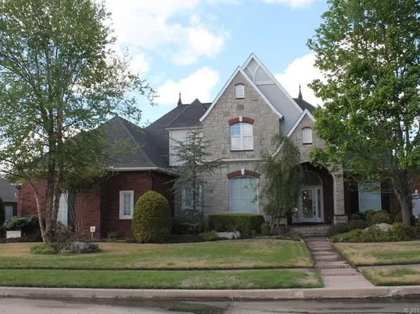 303 Edgewood Dr, McAlester, OK 74501