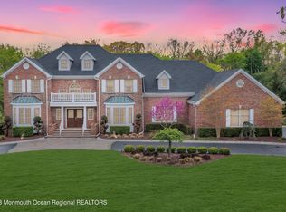 8 Hastings Rd, Holmdel, NJ 07733