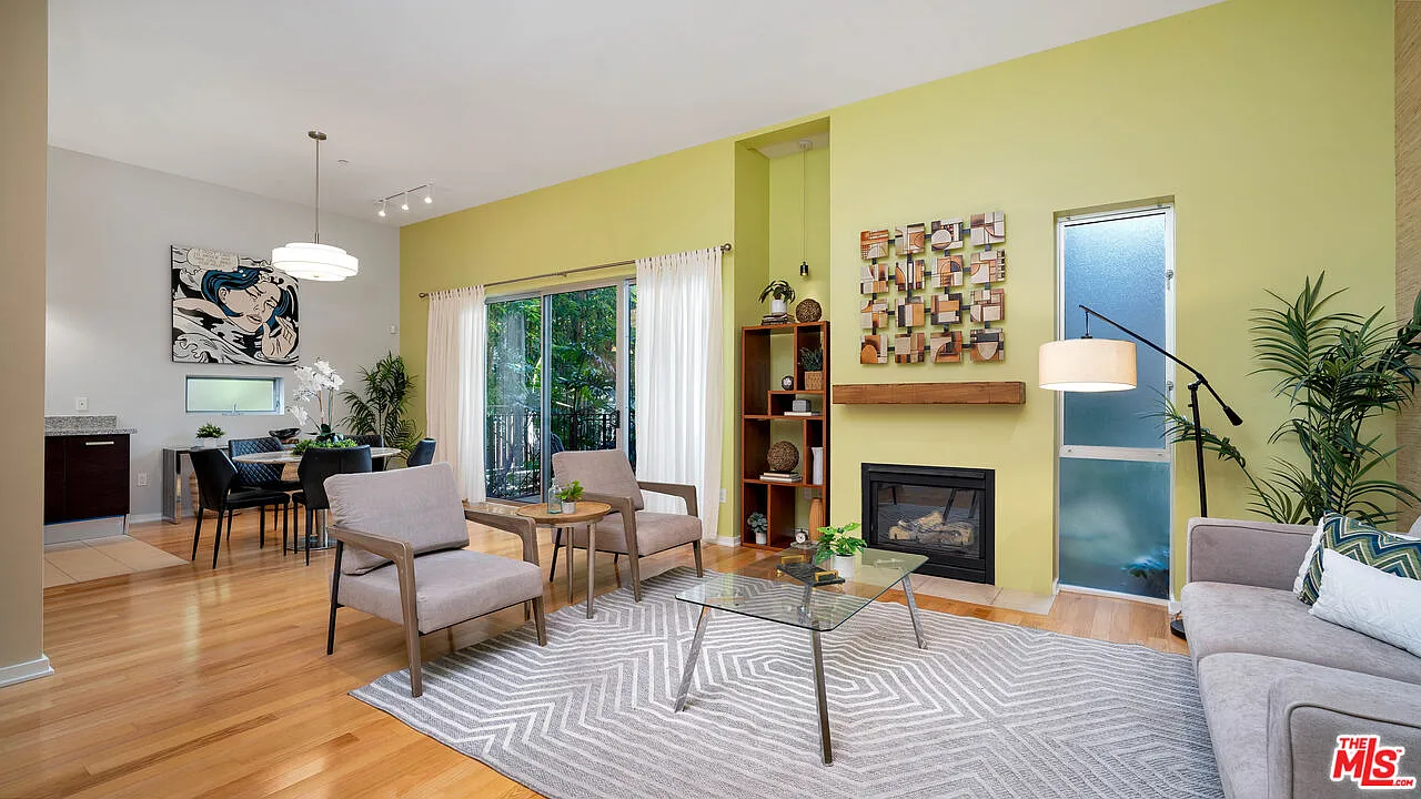 2 bed, 2.0 bath, 1220 sqft, $4,000 — Photo 1