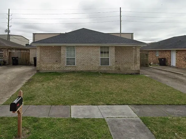 8508 Valor Dr, Chalmette, LA 70043